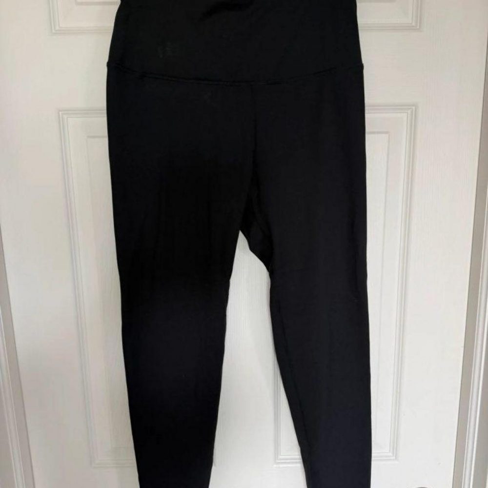 Black High Waisted Stretch Leggings Size Medium NWOT